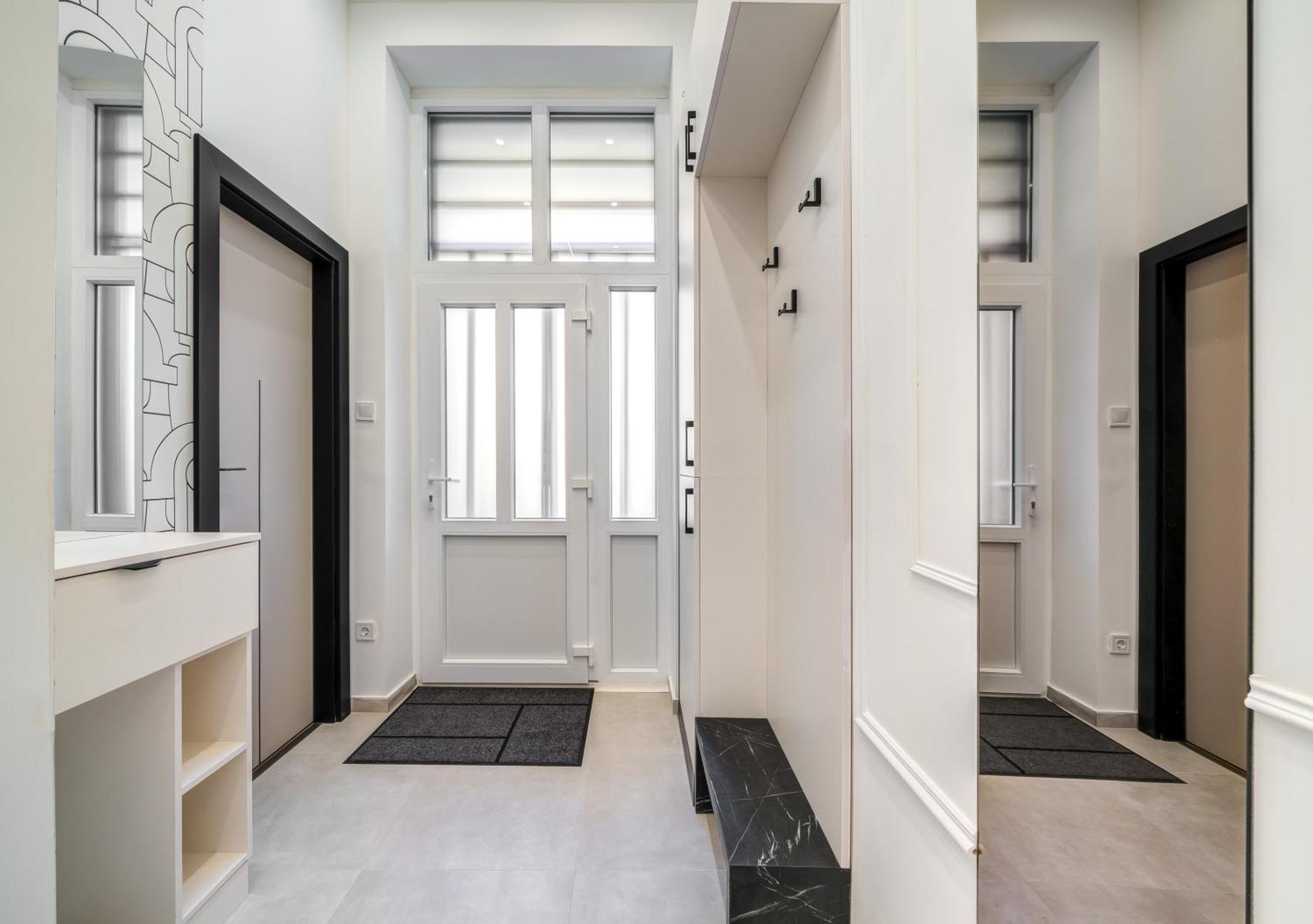 D38 Modern Budapest